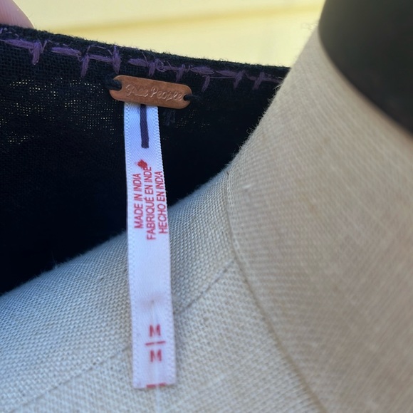 Free People FP embroidered peasant top tunic M black floral gauze - Picture 9 of 11